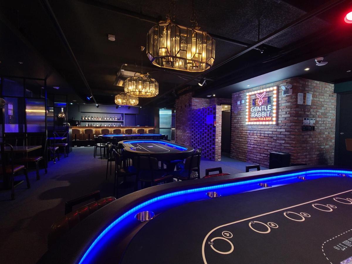 Alice And Trunk Hotel 4*
