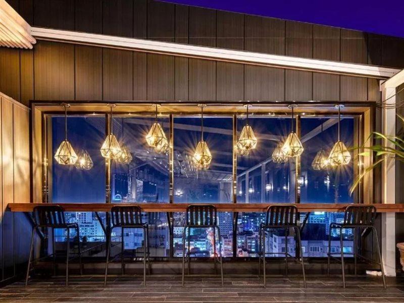 Alice And Trunk Hotel 4*